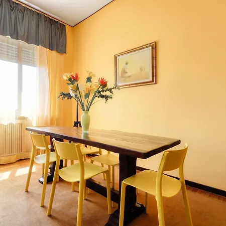 Urban Elegance With A View Viale Tunisia Apartment *